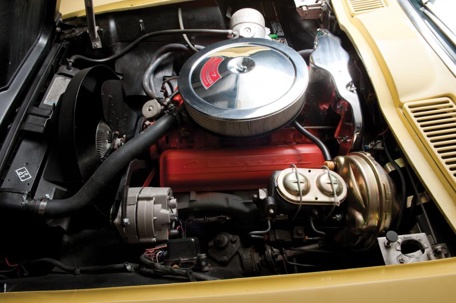  Chevrolet Corvette Stingray Convertible 1967 года  (фото 3 из 18)